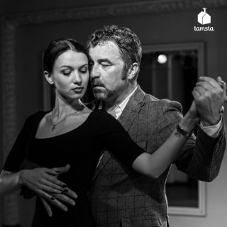 Vakaras su @gimenezmusic21 ir 4tango - tai nuostabi muzikinė kelionė per tango epochas su jau ketvirtį amžiaus Lietuvoje besiritančia tango banga, kuri plukdo mus per aistrų, melancholijos ir šokio vandenyną 🔥
Kviečiame klausytis nuostabios muzikos, kvėpuoti tango jausmu, jaukiai pašokti
￼
Ypatinga proga. Nepraleiskite! 💃
10/08 A MEDIA LUZ | 4 TANGO + EDUARDO GIMENEZ | TAMSTA Bilietai: www.tamstaclub.lt